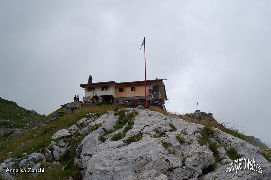 07 Rifugio Albani.JPG